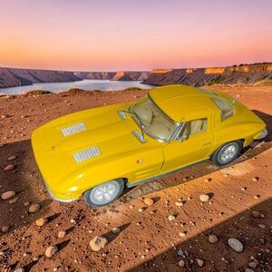 Kinsmart 1963 Yellow Chevrolet Corvette Stingray Diecast Car 5” 1/32 Scale